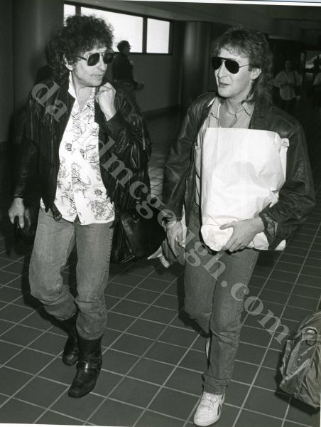 Bob Dylan, Julian Lennon 1986 LA.jpg